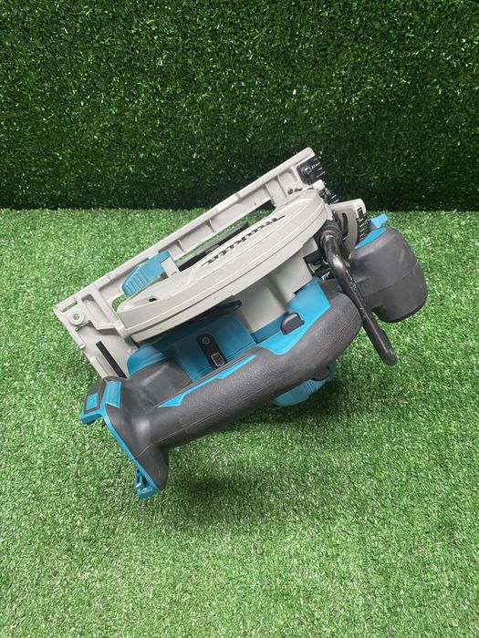 Безчетков ръчен циркуляр Makita DHS680
