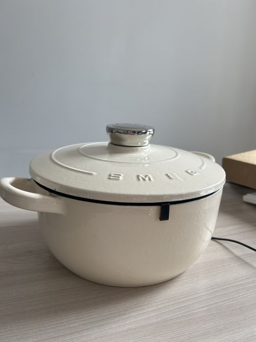 Smeg чугун казан бежевый