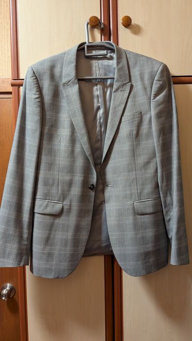 Продам пиджаки и костюм