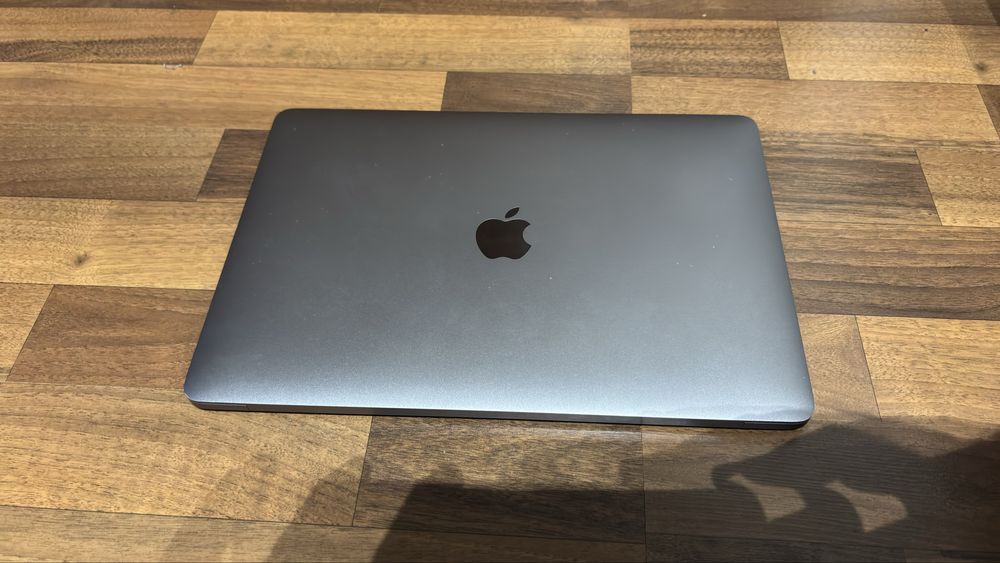 Macbook Pro Touch Bar i5 retina