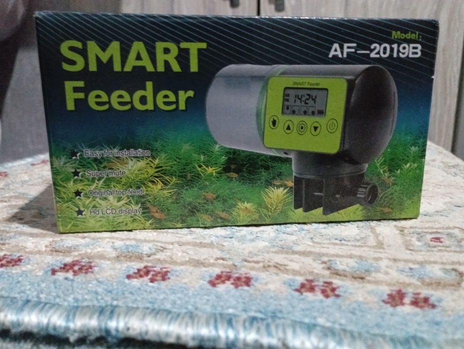 Продам авто кормушка для аквариума срочно