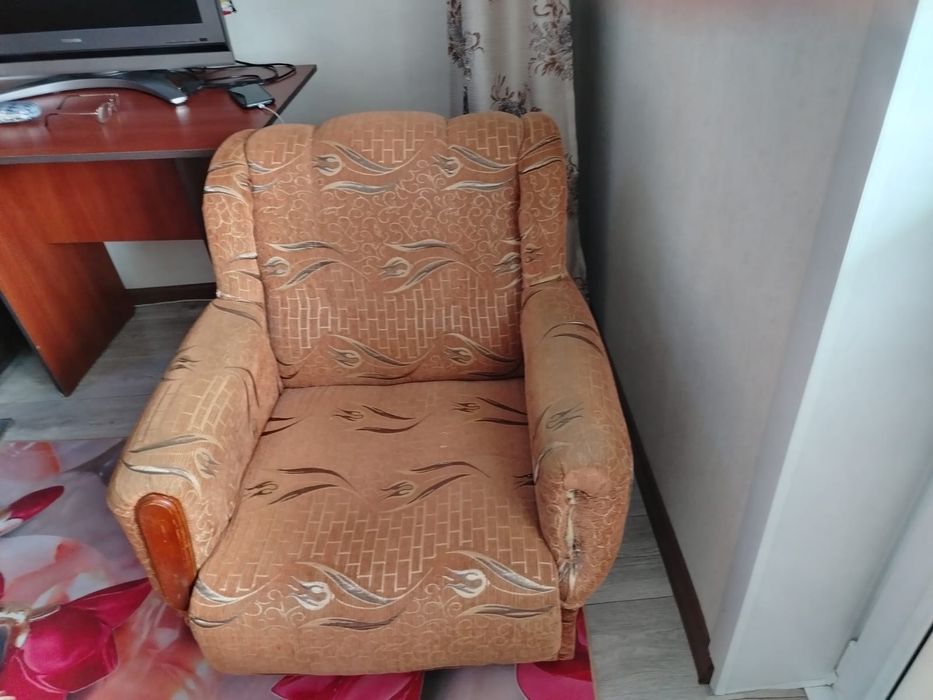 Продам диван с креслами за 15000тг