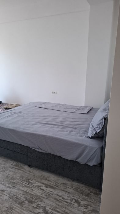 Închiriez studio av4