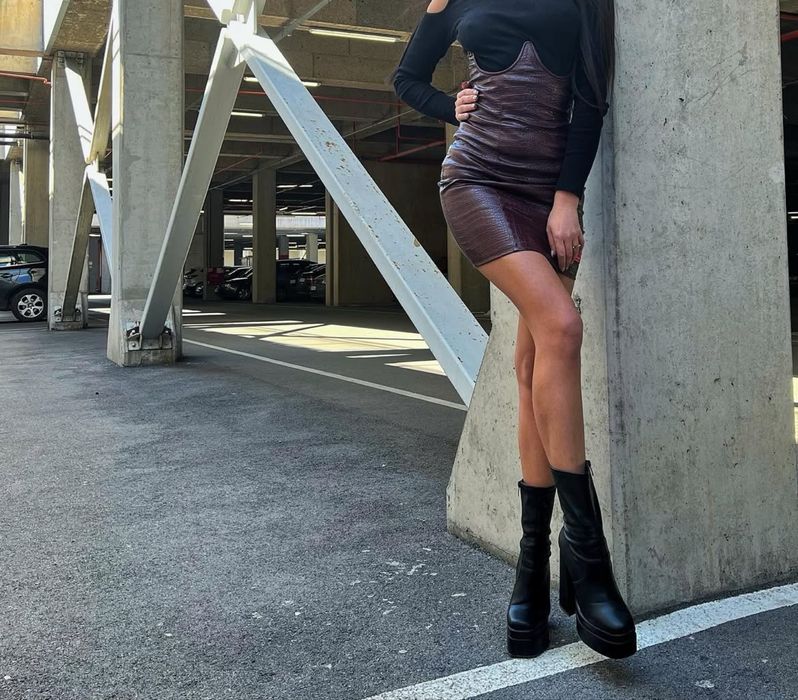 Кожена пола с висока талия