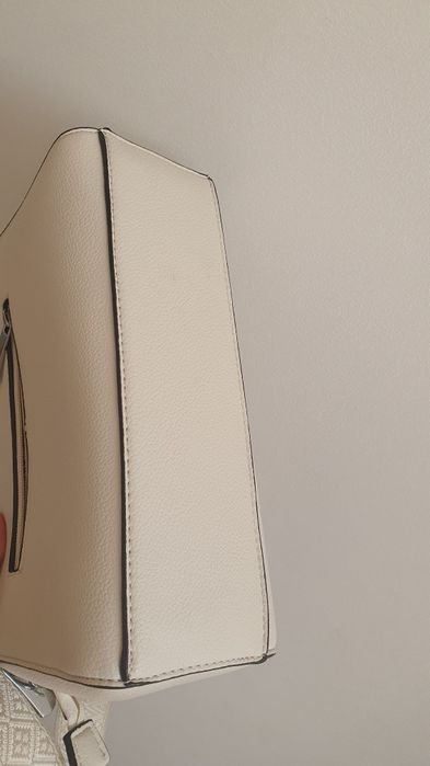 Дамска чанта с дълга дръжка