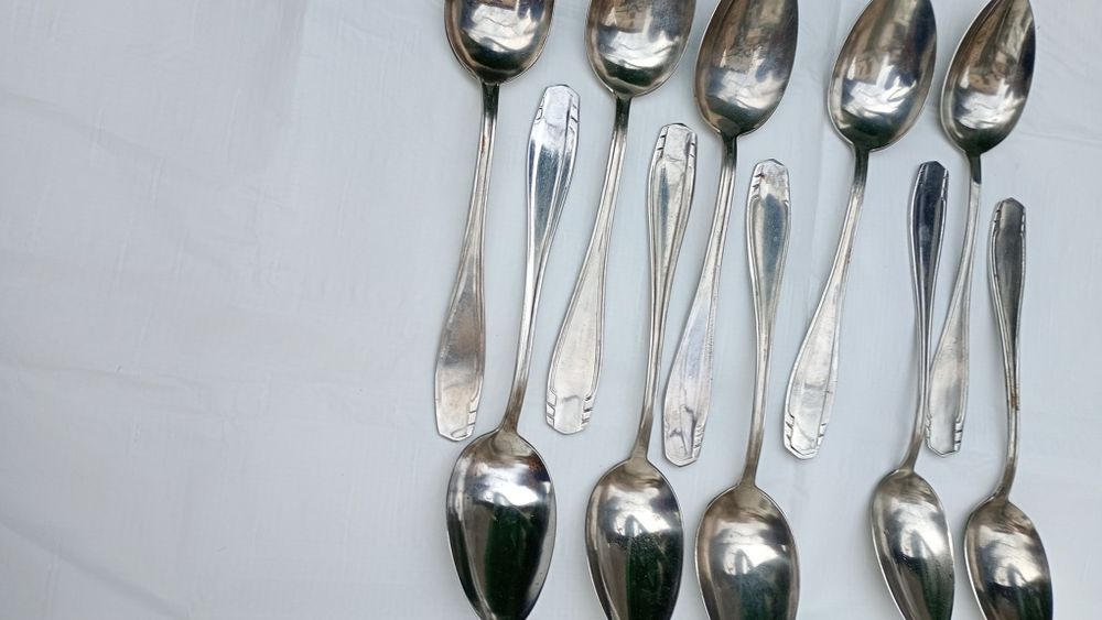 Прибори за хранене+ Мачете в кания