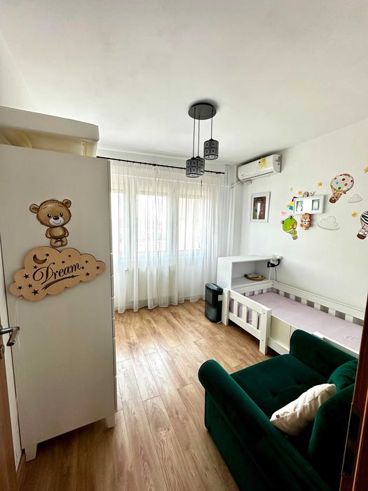 Proprietar vând apartament 4 camere, 84 mp, decomandat, zonă centrală Gh. Lazar