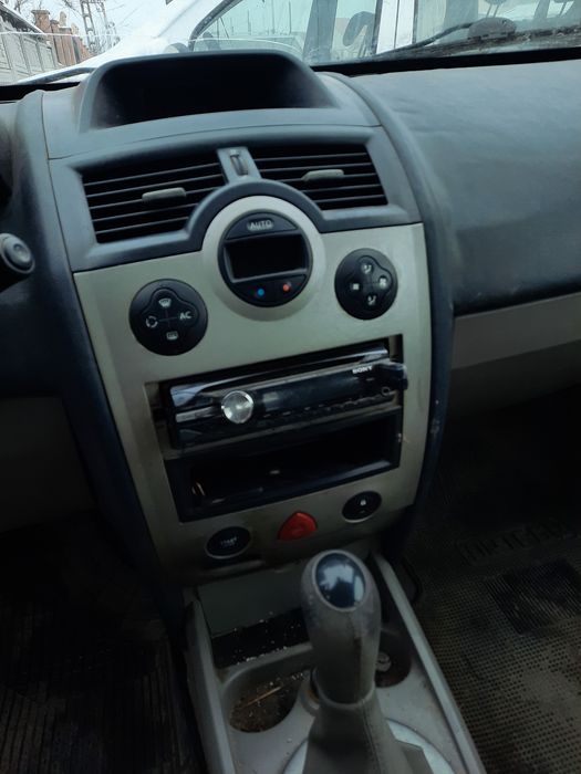 Vând sau dezmembrez Renault Megane 2004