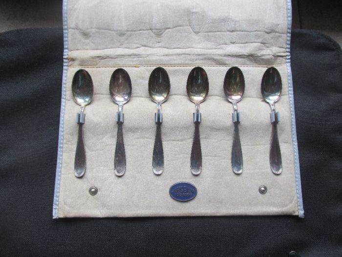 Комплект от 6 сребърни лъжички