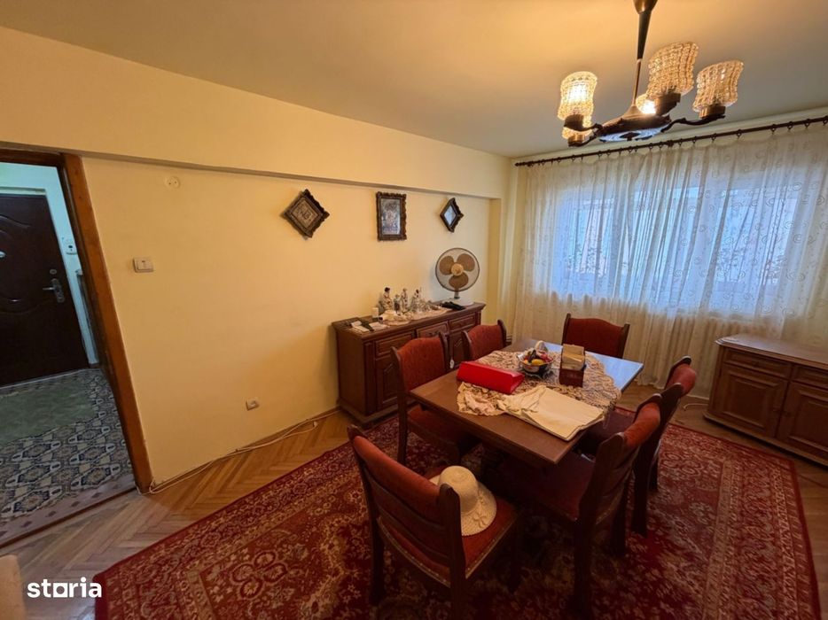 Apartament 3 camere, etaj 2 - Cugir