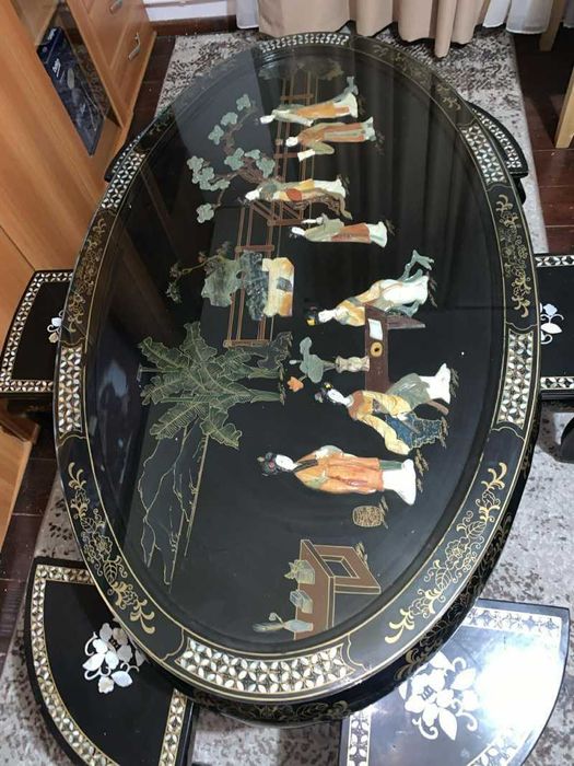 Masuta ovala cu sase scaune Intarsie negru