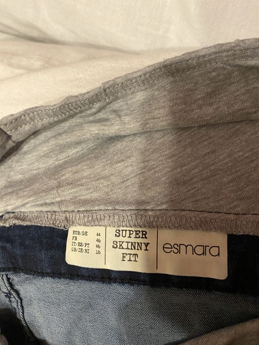 Vând haine de gravide