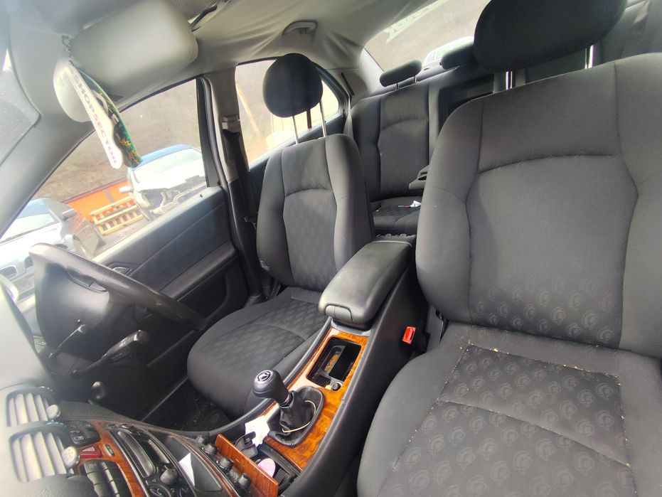 Mercedes W203 C180 На части