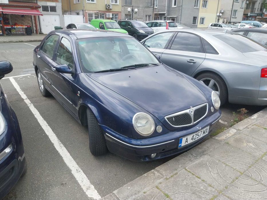 Продавам Lancia Lybra