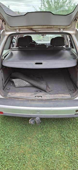 Dezmembrez opel Vectra 2,2 dizel 2004 funcționează. Radiată.