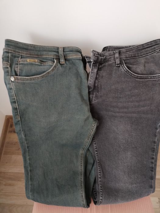 Vând blugi jeans