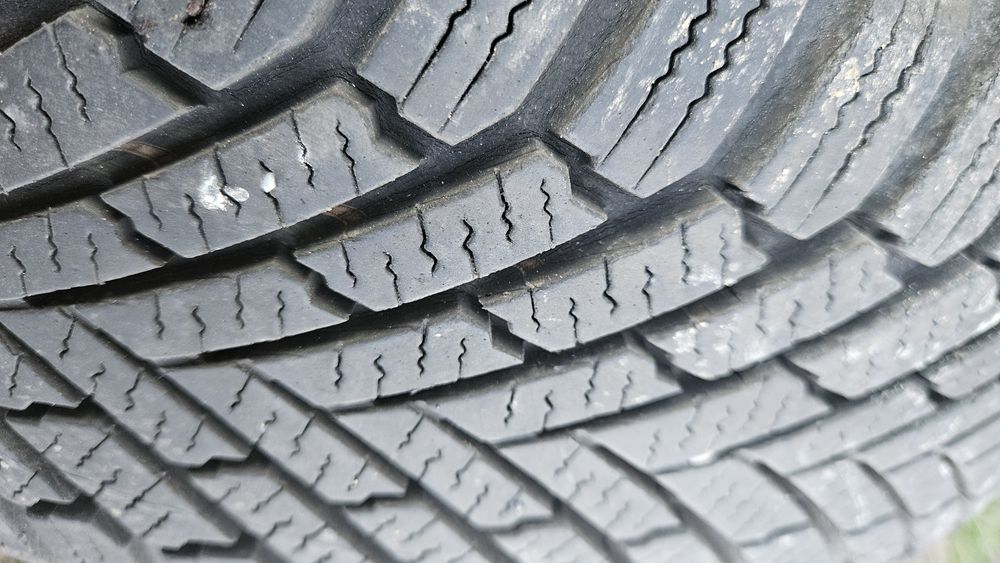 2бр гуми 195 65 15 континентал