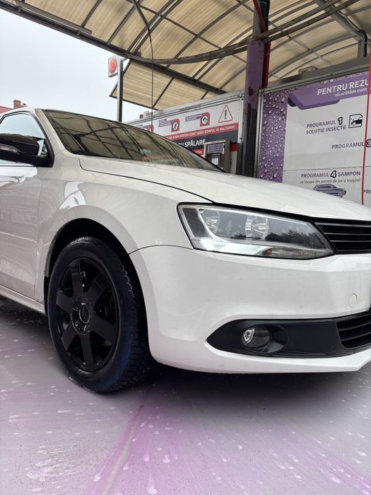 Volkswagen Jetta 1.6 TDI 105 cp