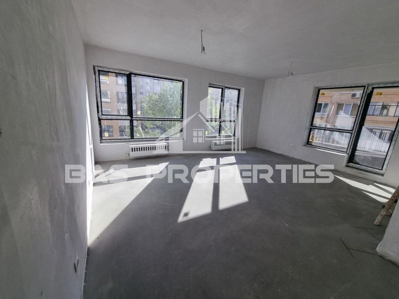 Многостаен в София-Люлин 6 площ 218