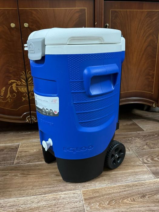 Продам американский термобокс igloo