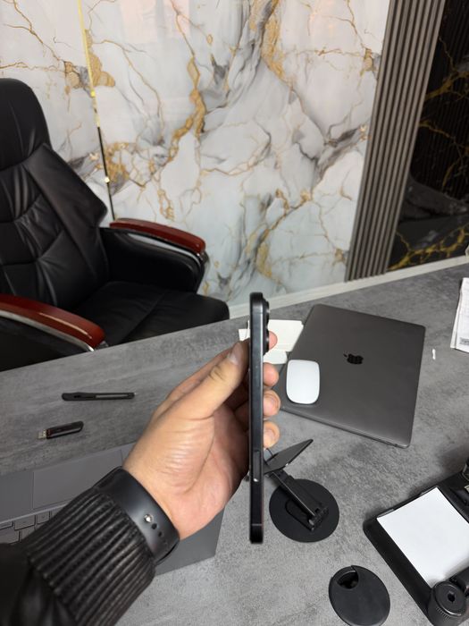 Iphone 16 pro max 100% yomkus black