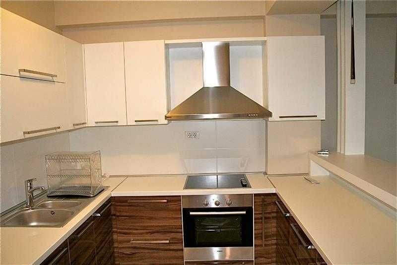 Дава се под наем Тристаен апартамент в Бургас, Изгрев - 78 кв.м за 229.5 € - Снимка #3