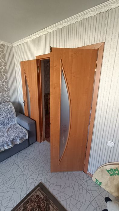 Двери, б/у продам.