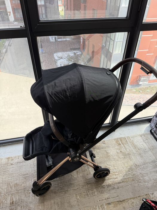 Продам коляску Cybex.
