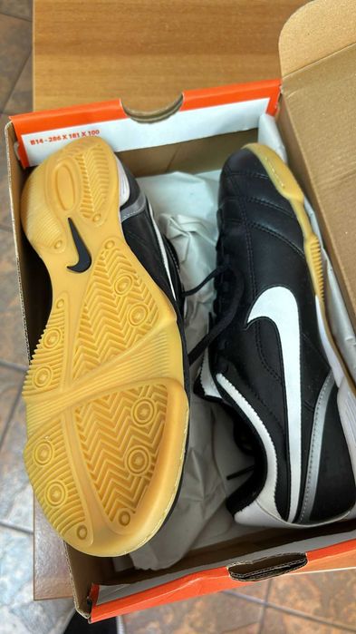 Ghete de fotbal copii nike