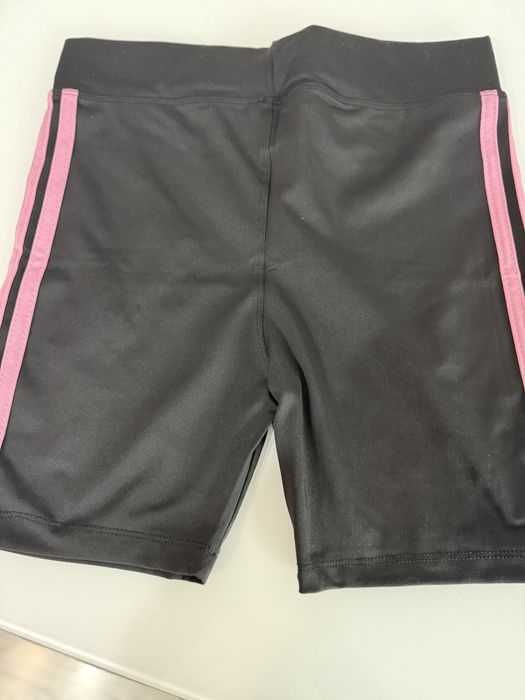 Vand (colanti)pantalon scurt Adidas noi  35 lei