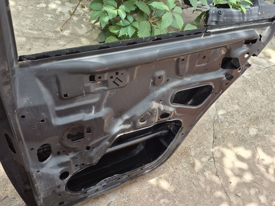 Задняя правая дверь Mercedes W202