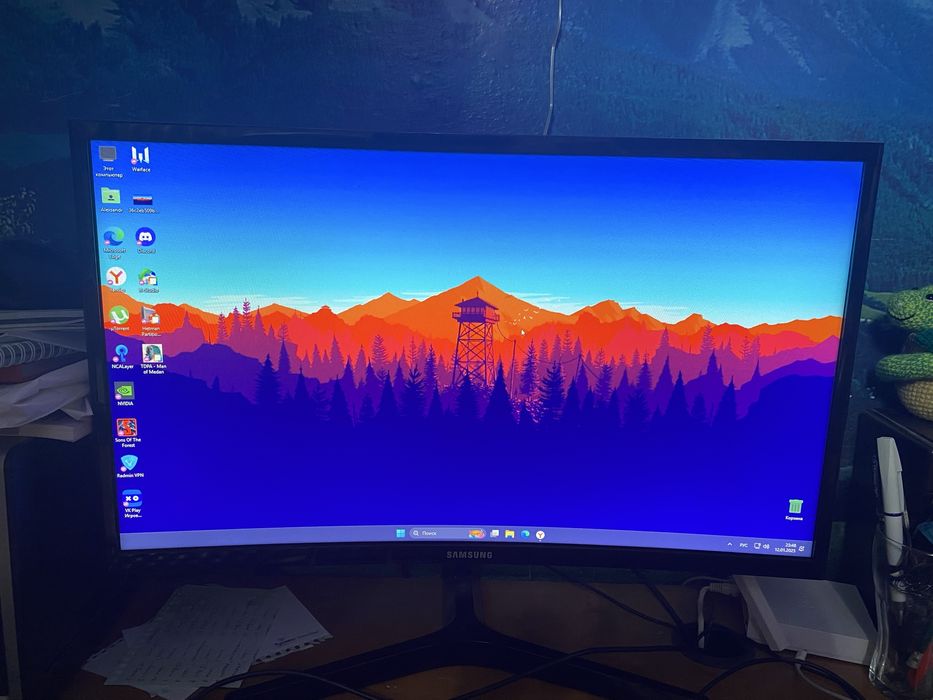 Монитор Samsung C24F396FHI