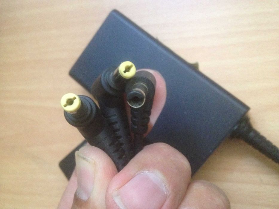 Зарядки для ноутбука 19 V 3.42 A