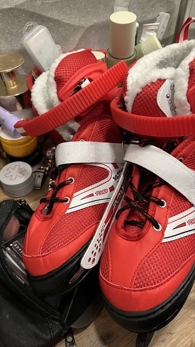 Коньки красныййй