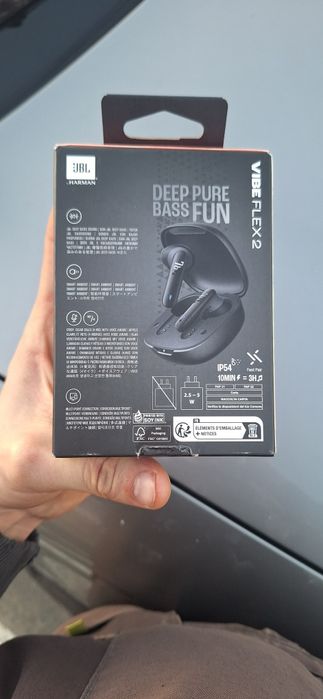 Casti  jbl noii desigilate pentru test