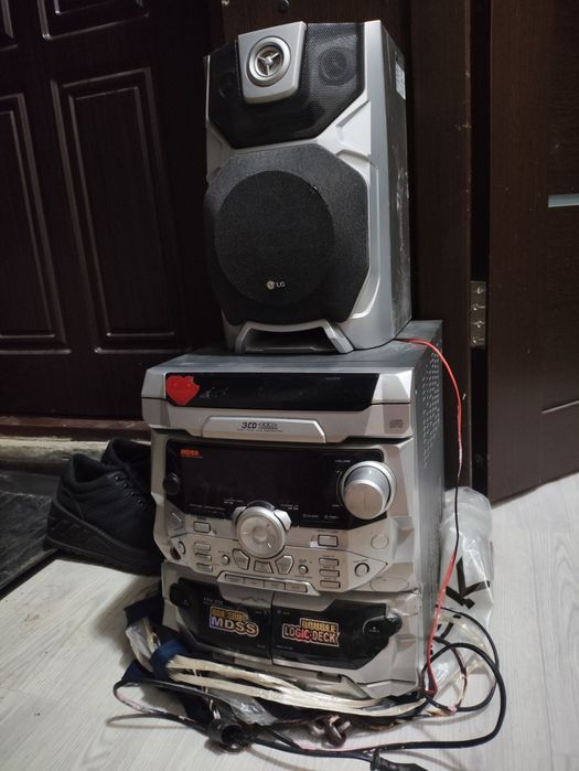 срочно продам музыкальный центр