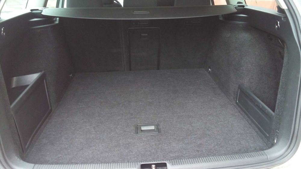 Продавам VW PASSAT