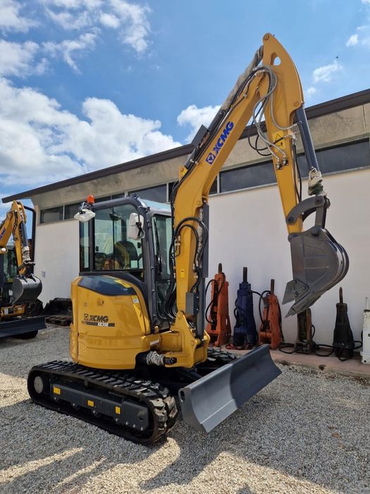 Vand sau schimb miniexcavator xcmg motor kubota 4200kg