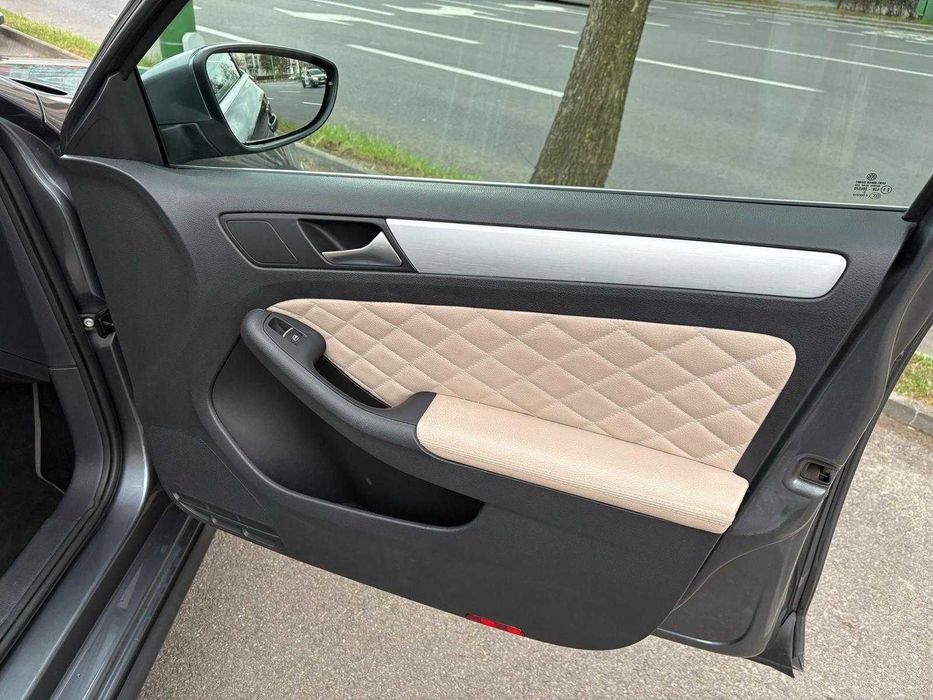 VOLKSWAGEN Jetta 2013 — imagine 2
