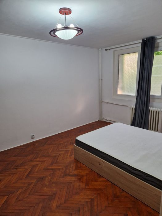 Închiriez garsoniera comfort 1 aflată la parterul unui bloc de 4 etaje ,35 mp,situata pe bulevardul 1DECEMBRIE 1918 nr.38 sector București.