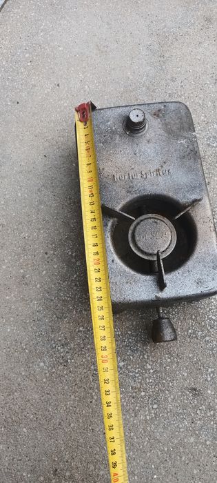 Spirtiera veche din metal