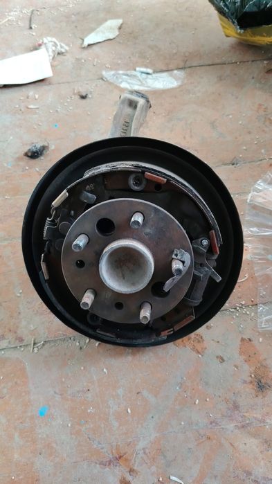 Задный цапфа со ступицей