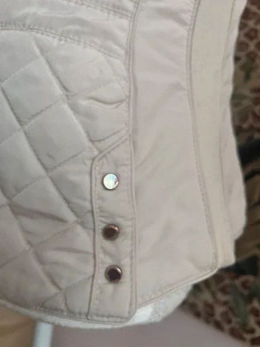 Vesta matlasata crem Zara