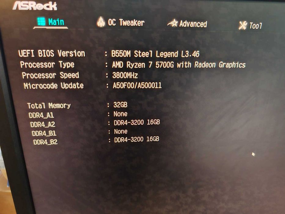 ASRock B550M Steel Legend + AMD Ryzen 7 5700G 8-Core + 32GB DDR4, 1TB NVMe