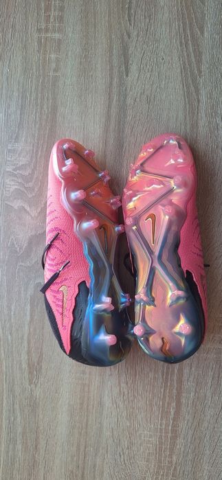 Футбольные бутсы Nike phantom