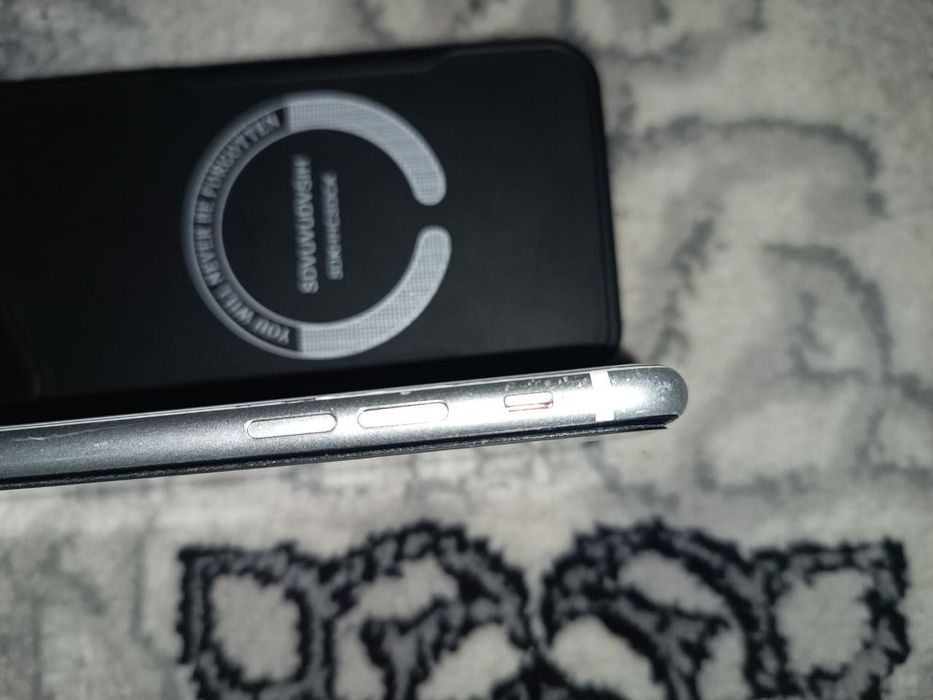 iPhone SE 2020 (A2296 / KH/A) — yaxshi holatda
