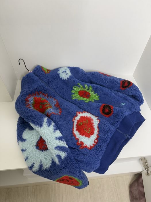 Продам бомбер ЛВ премиум