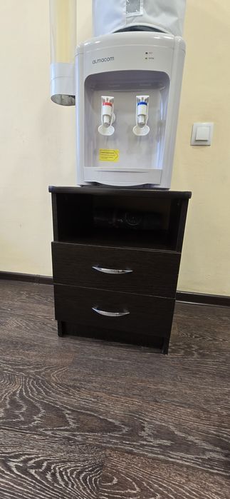 Продам 2 офисные тумбочки венге