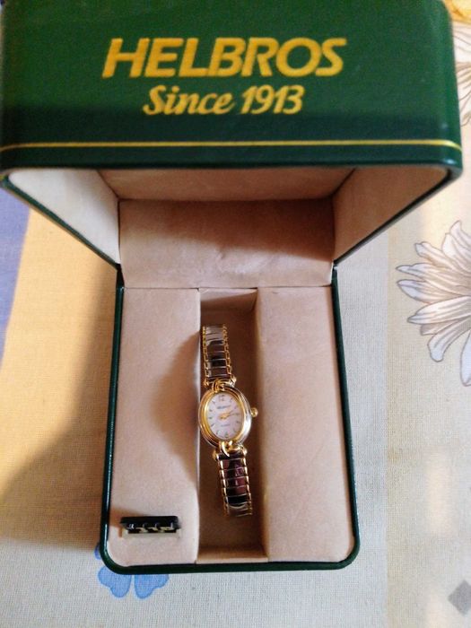 Дамски стилен часовник HELBROS
