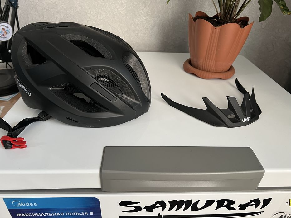 Вело шлем ABUS  в отличном состояние